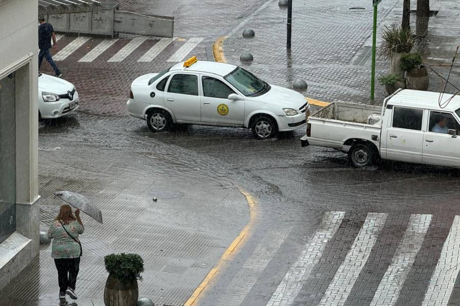 Tormentas y precipitaciones intensas: Alerta naranja y amarilla en Catamarca