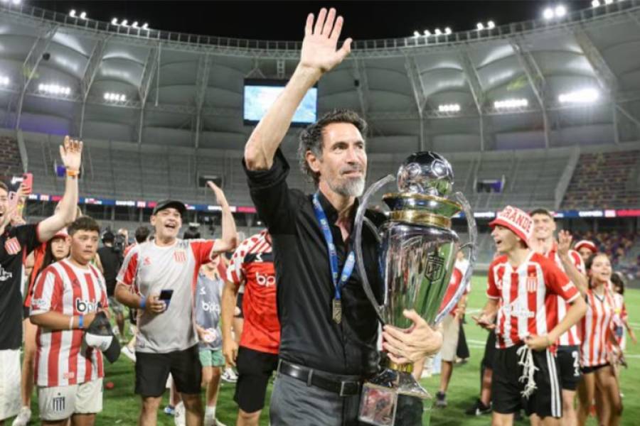 Estudiantes anunció la continuidad de Eduardo Domínguez como DT por dos años