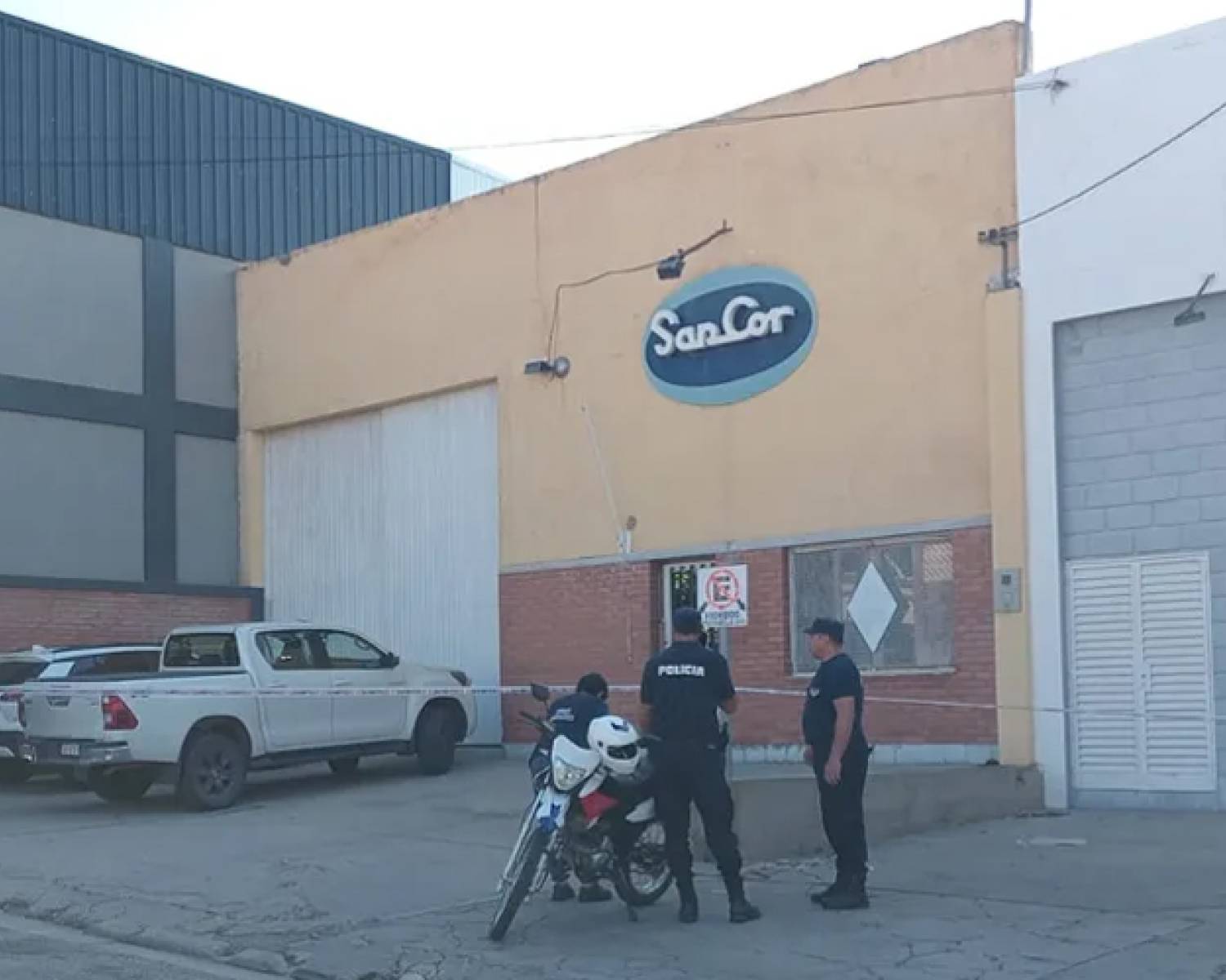 Misterio y conmoción en Andalgalá: Hallaron dos cuerpos en una distribuidora