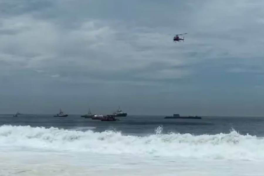 Una ola gigante arrastró a varias personas en Copacabana: hubo más de 500 rescates