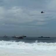 Una ola gigante arrastró a varias personas en Copacabana: hubo más de 500 rescates