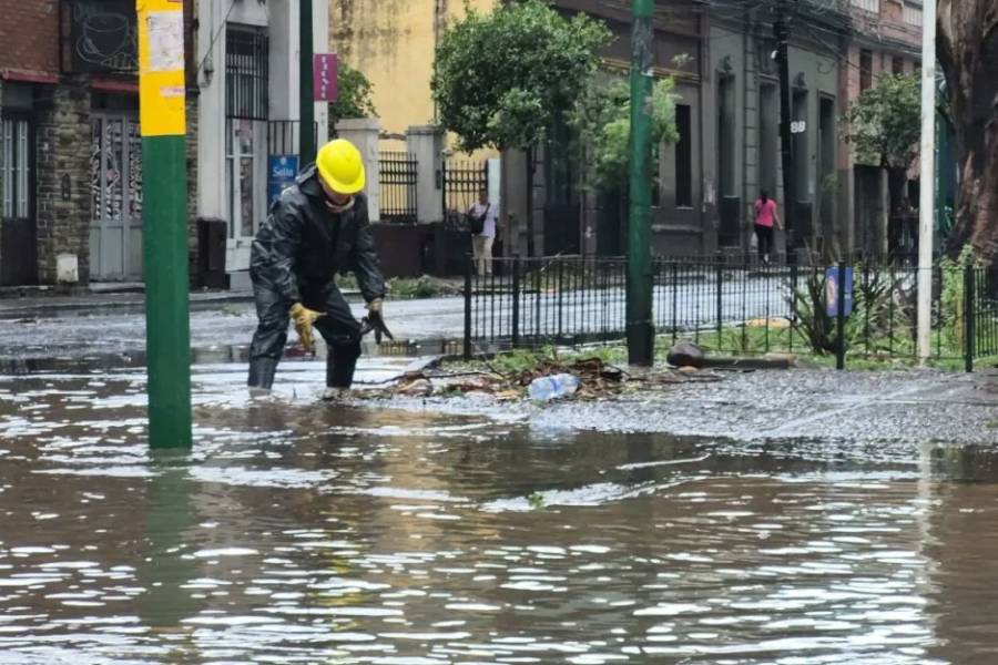 Temporal en Salta: inundaciones, granizo, voladura de techos y anegamiento en las calles