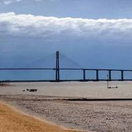 Intensa búsqueda en el río Paraná de un adolescente que se metió a nadar y no salió del agua