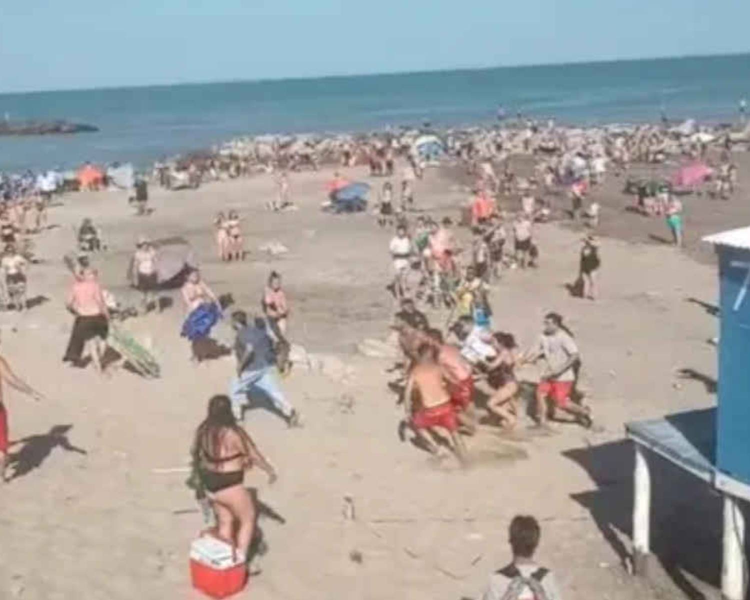 Tragedia en la Costa Atlántica: un muerto y decenas de heridos por el impacto de un meteotsunami