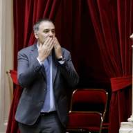 Adorni destacó la eliminación de aranceles a celulares: 