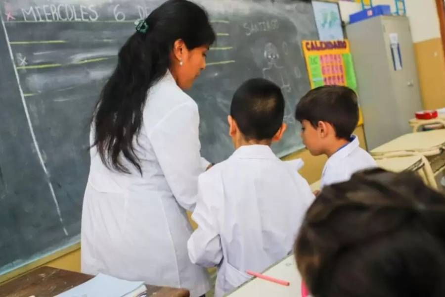 Mejoras salariales para docentes catamarqueños 