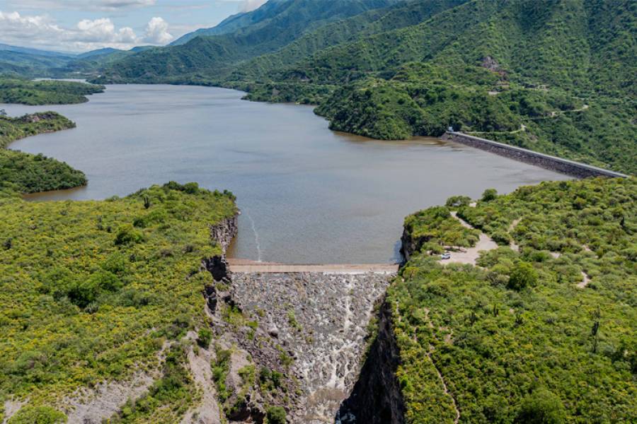 El dique Las Pirquitas alcanzó su cota máxima y se ejecutan trabajos preventivos en el Río del Valle