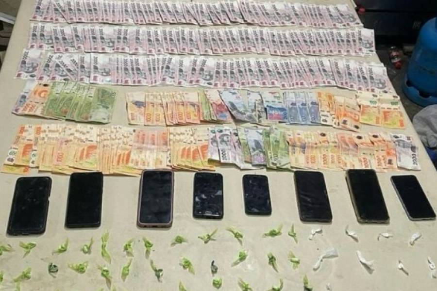 En allanamientos detienen a dos mujeres, secuestran droga y más de medio millón de pesos