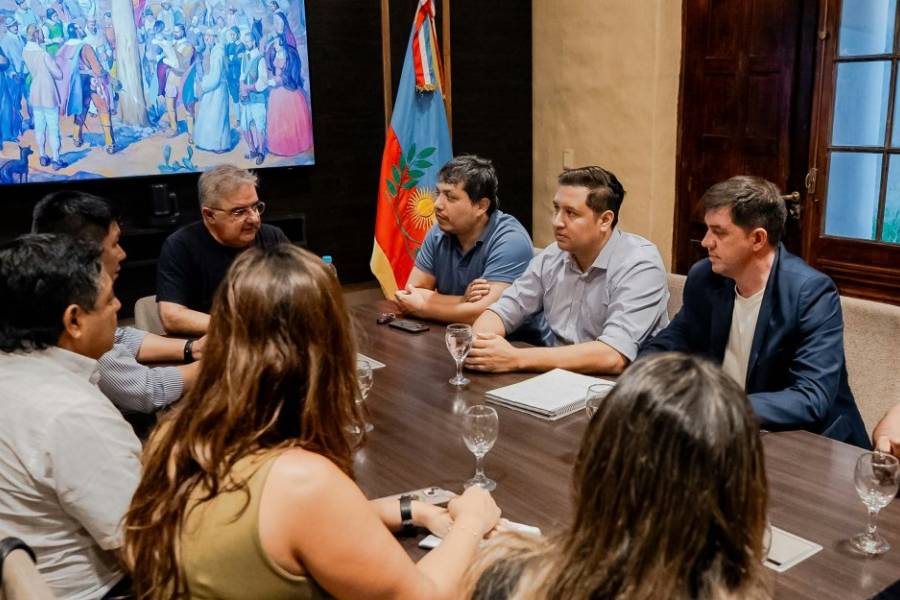 Crisis vitivinícola: Jalil se reunió con intendentes para definir medidas de apoyo al sector