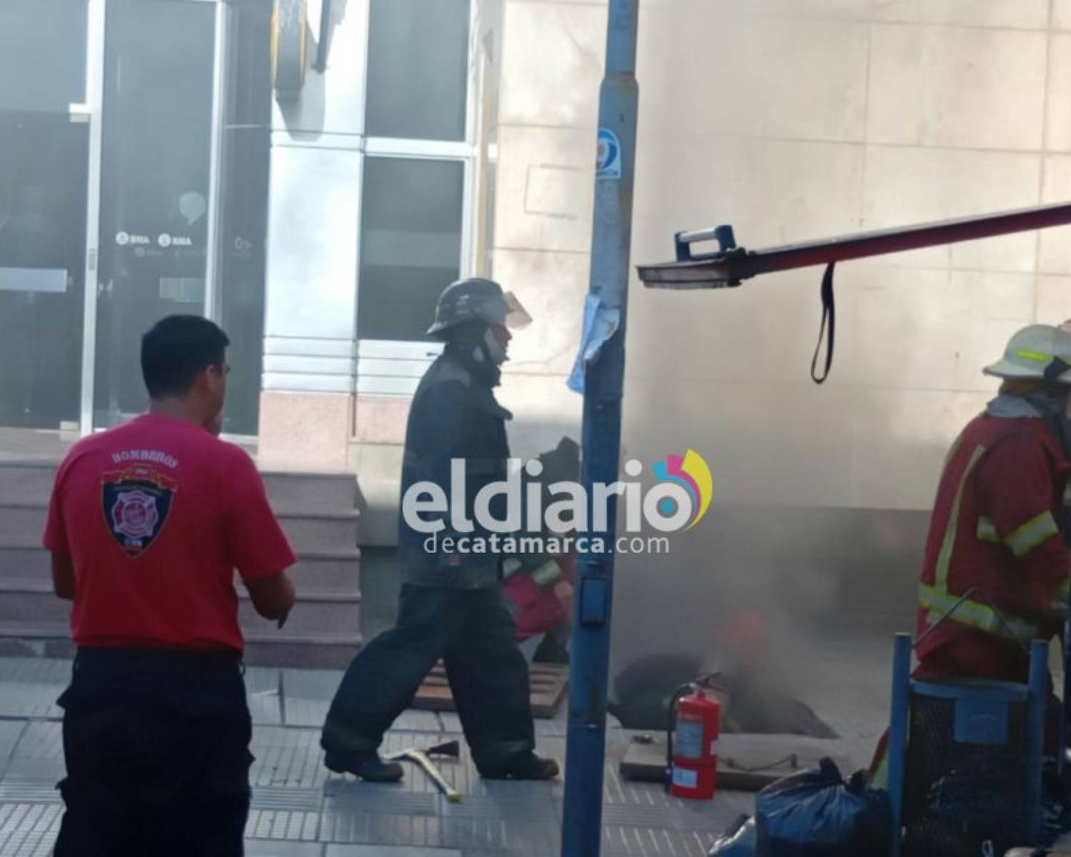 Fuego en pleno centro catamarqueño: Se quemó una subestación de energia