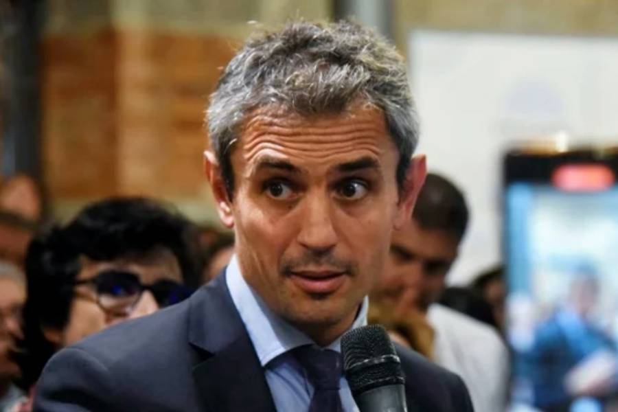 Martín Menem dijo que Quintela es como “un mono con un martillo en una cristalería”