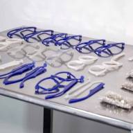 Menos tapitas plásticas para contaminar océanos: con 12 recicladas se hace una armazón de anteojos gratuita