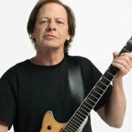 Stevie Young fue hospitalizado de urgencia en Buenos Aires