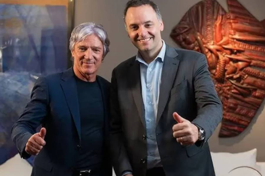 El viaje de ida de Adorni a Punta del Este lo pagó una productora de su amigo contratado por la TV Pública 