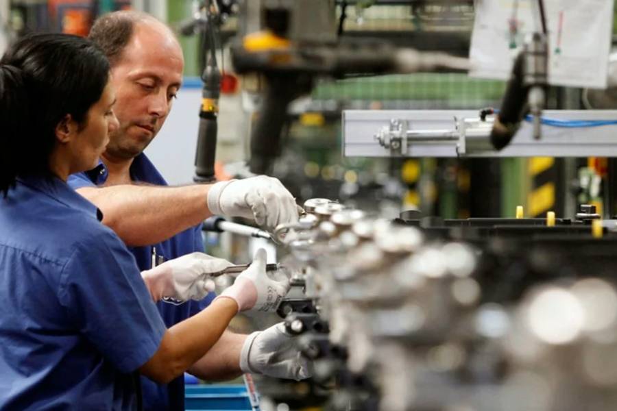 Hay dos millones de personas desocupadas o trabajando en negro en la Argentina