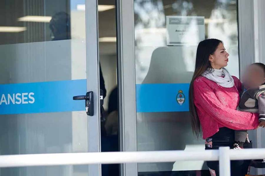 AUH de ANSES con aumento en abril: cuánto se cobra y cómo impacta en los ingresos familiares