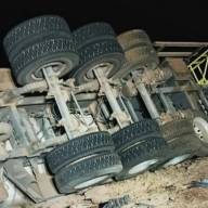 Otra vez: Volcó camión con salmuera de Zijin-Liex, su conductor resultó lesionado y hay peligro de contaminación