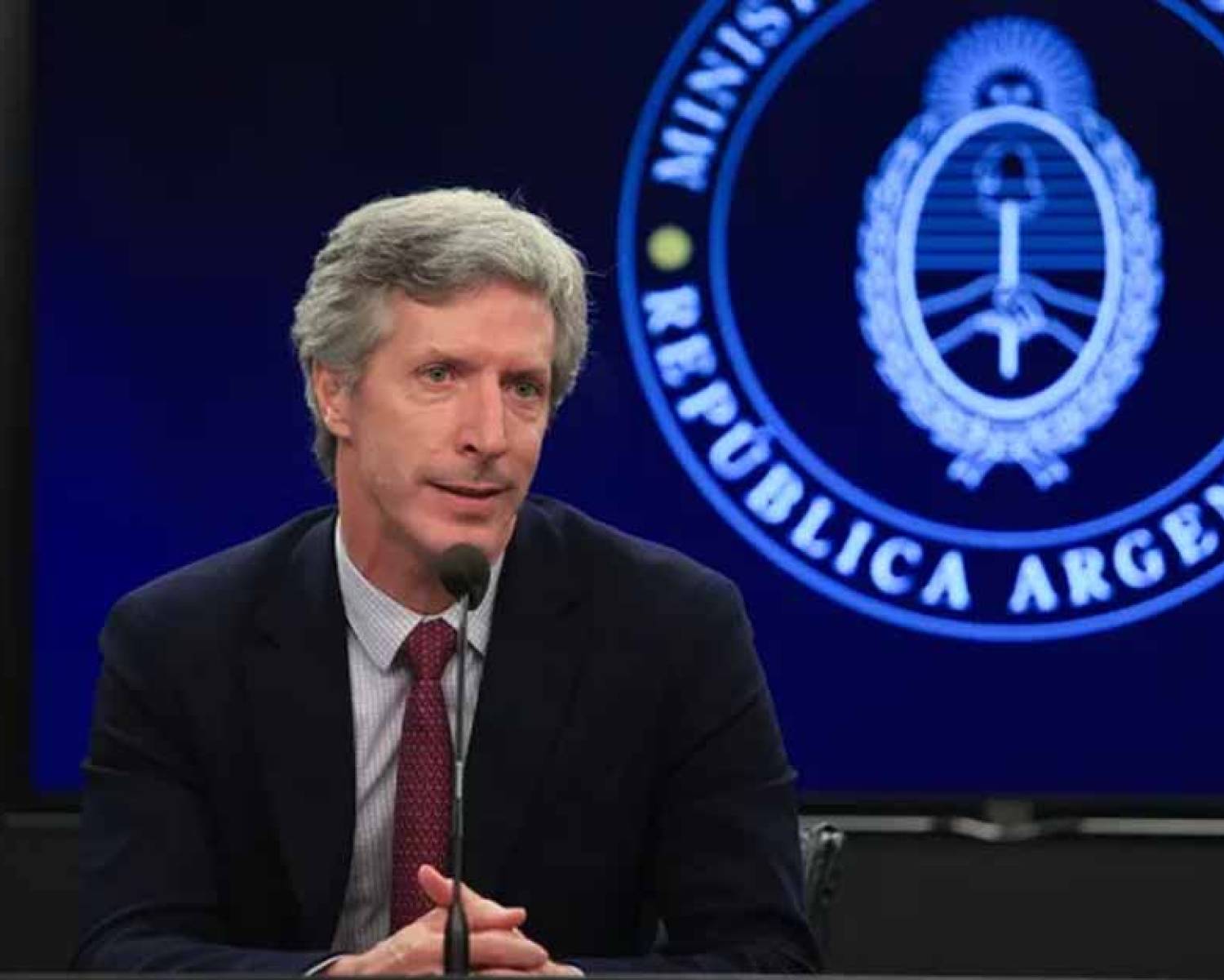 Sin descanso: ahora la motosierra llegó al Banco Central, que cerró delegaciones regionales