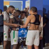 La insólita disputa entre los jugadores de Mauritania por la camiseta de la selección argentina en los vestuarios