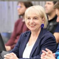 La Libertad Avanza propone prohibir celulares en cárceles para frenar delitos desde los penales