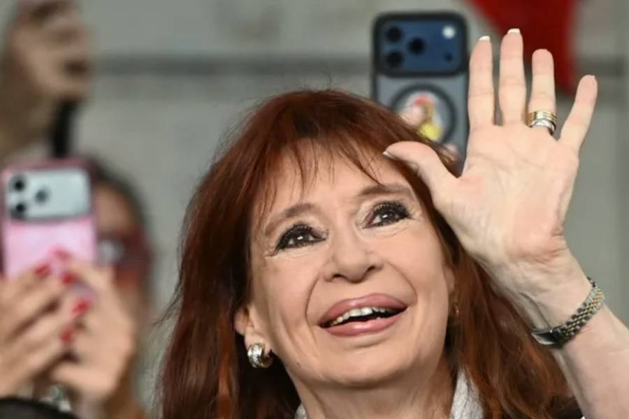 El pedido de Cristina Kirchner para terminar la interna con Axel Kicillof, mientras la quieren echar del PJ
