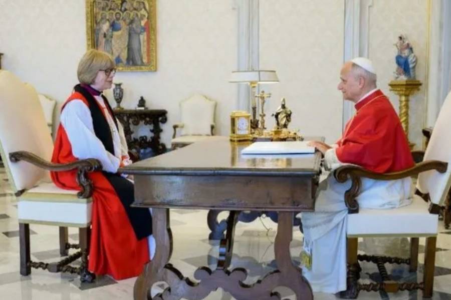 El papa León XIV recibió a la primera mujer arzobispo de Canterbury y llamó a la unidad ante 