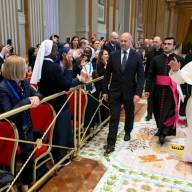 El papa León XIV exigió a los empleados de la Iglesia que dejen de ser espectadores