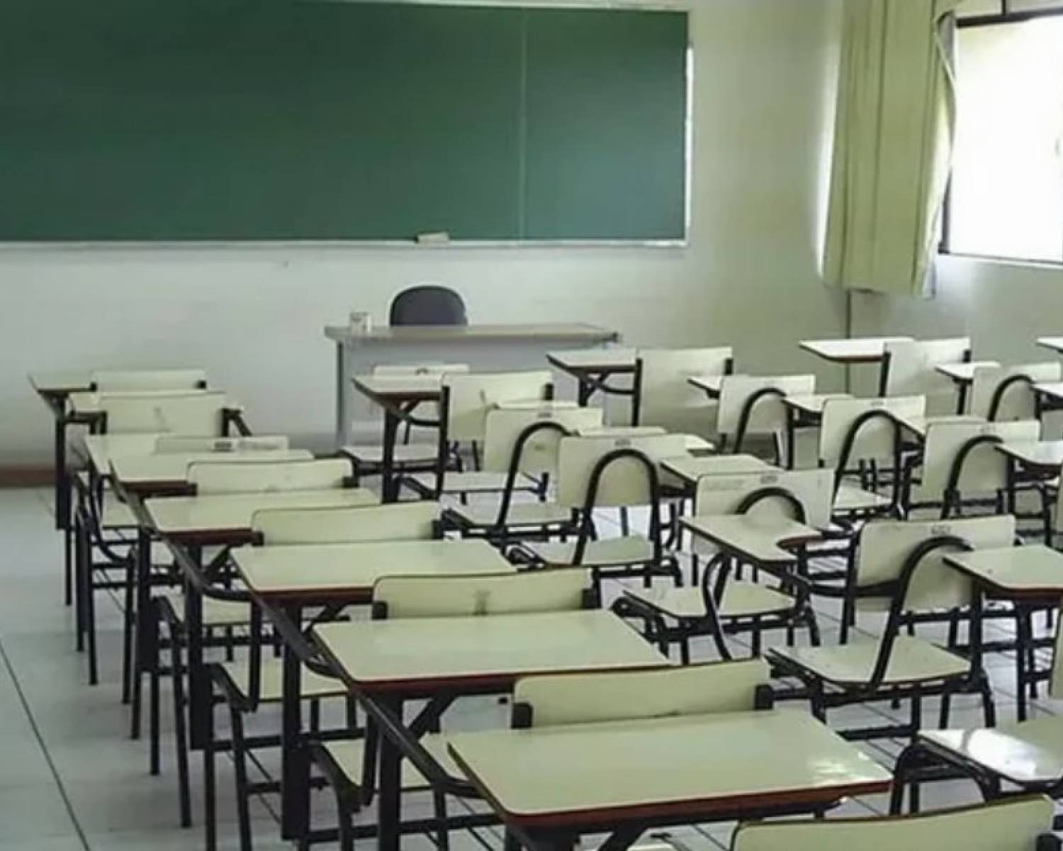 A un día de la marcha universitaria, el Gobierno recortó más de $78.000 millones en educación y frenó obras