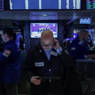 Jornada financiera: las acciones argentinas cayeron hasta 9% en Wall Street y subieron el dólar y el riesgo país