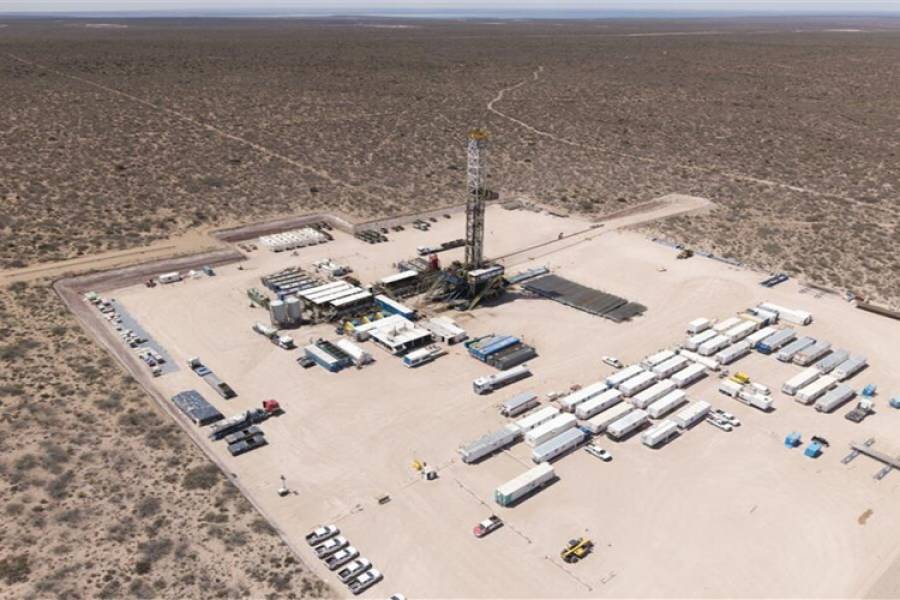 YPF presentó un proyecto de inversión de USD 25.000 millones para acelerar el desarrollo de Vaca Muerta