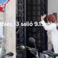 Filmaron a Cristina Kirchner saliendo sorpresivamente de su casa
