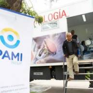 El Gobierno emitirá deuda para financiar al PAMI: aprobó una asistencia por $580.000 millones