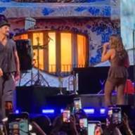 Ricardo Arjona cantó junto a “La Sole” como invitada de un cierre único