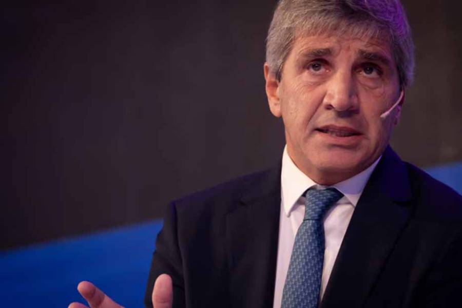 Caputo sale a buscar $11 billones para refinanciar vencimientos