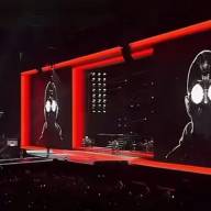 El pogo más grande del pop: Lali cerró su show en River cantando Jijiji en homenaje a Indio Solari