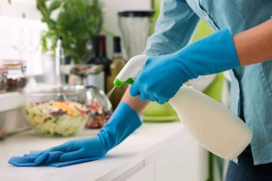 Oficializan aumento escalonado para el personal doméstico: cómo quedan los salarios entre abril y julio