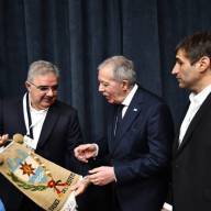 Raúl destacó el rol productivo del interior del país en el Primer Foro de Economías Regionales