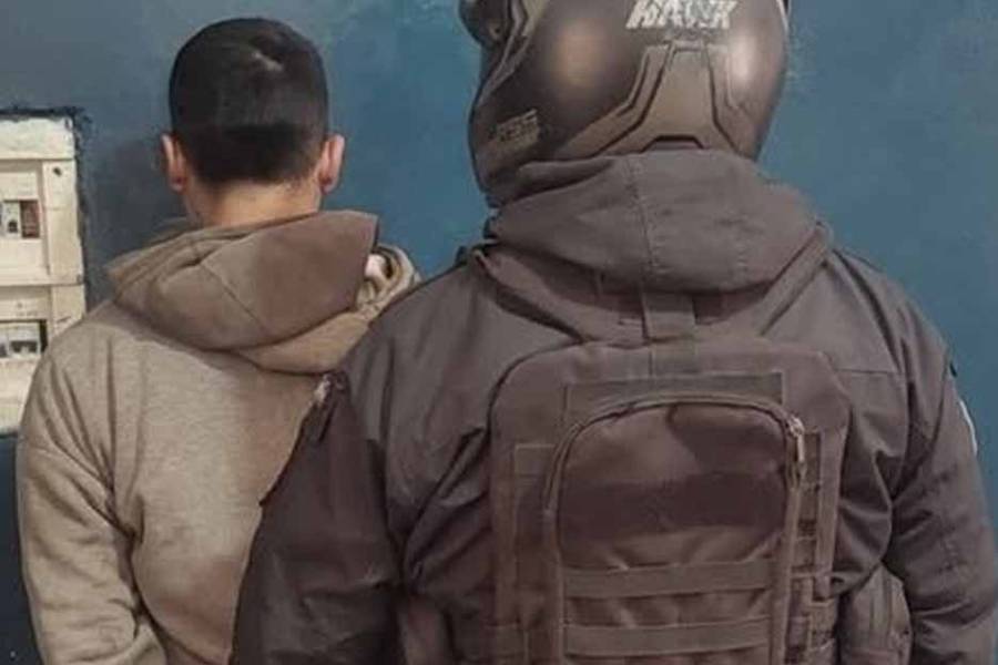 Destrozo la vivienda e intento agredir con un hacha a su padre