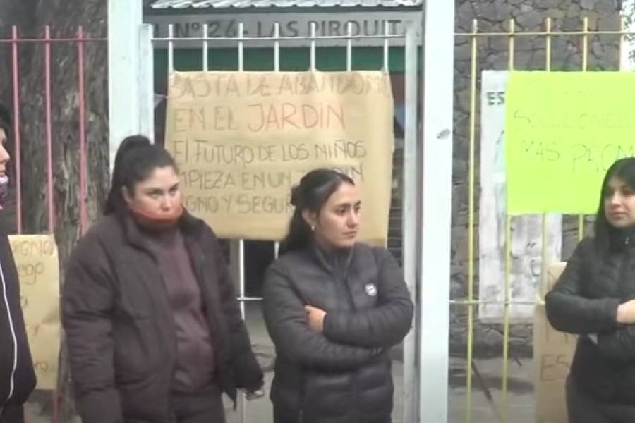 Padres reclaman a Educación por falta de dictado de clases por malas condiciones de edificio escolar