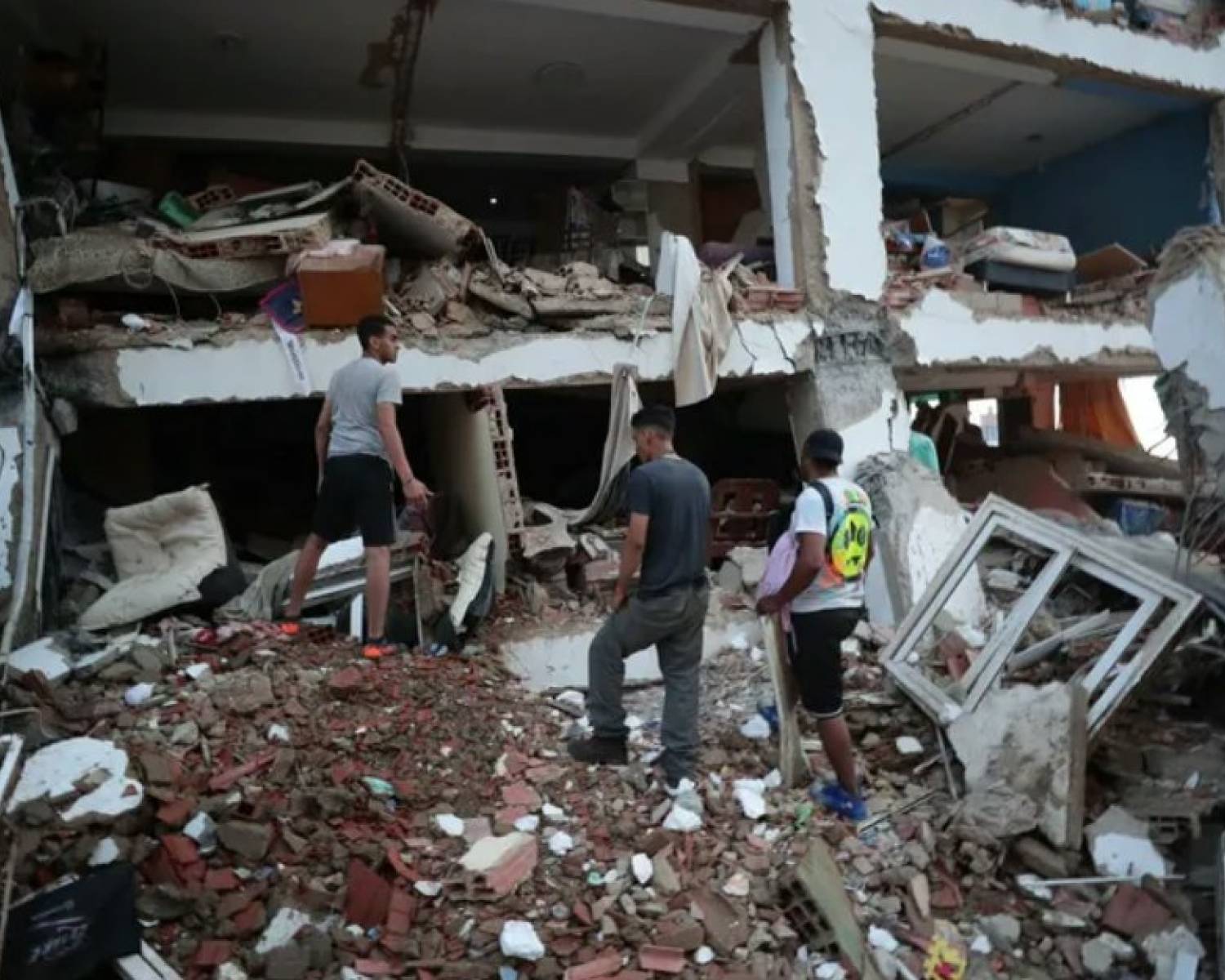 Venezuela restringe el acceso a la zona del terremoto: ya hay 920 muertos