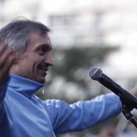Por orden y guión de Máximo Kirchner, alfiles de La Cámpora salieron en manada a pegarle a Kicillof