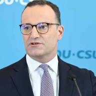 Polémica en Alemania: renunció uno de los políticos más importantes por tener un bebé por vientre de alquiler