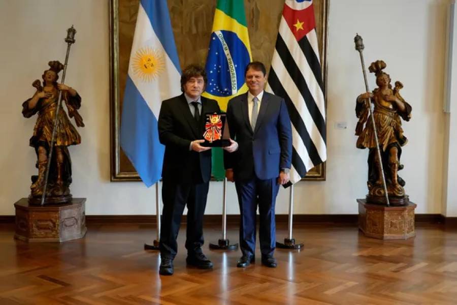 Por el viaje a Brasil, denuncian penalmente a Javier Milei por malversación de fondos públicos