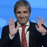 El Gobierno quiere echar mano a la plata de los jubilados para financiar la oferta de créditos hipotecarios
