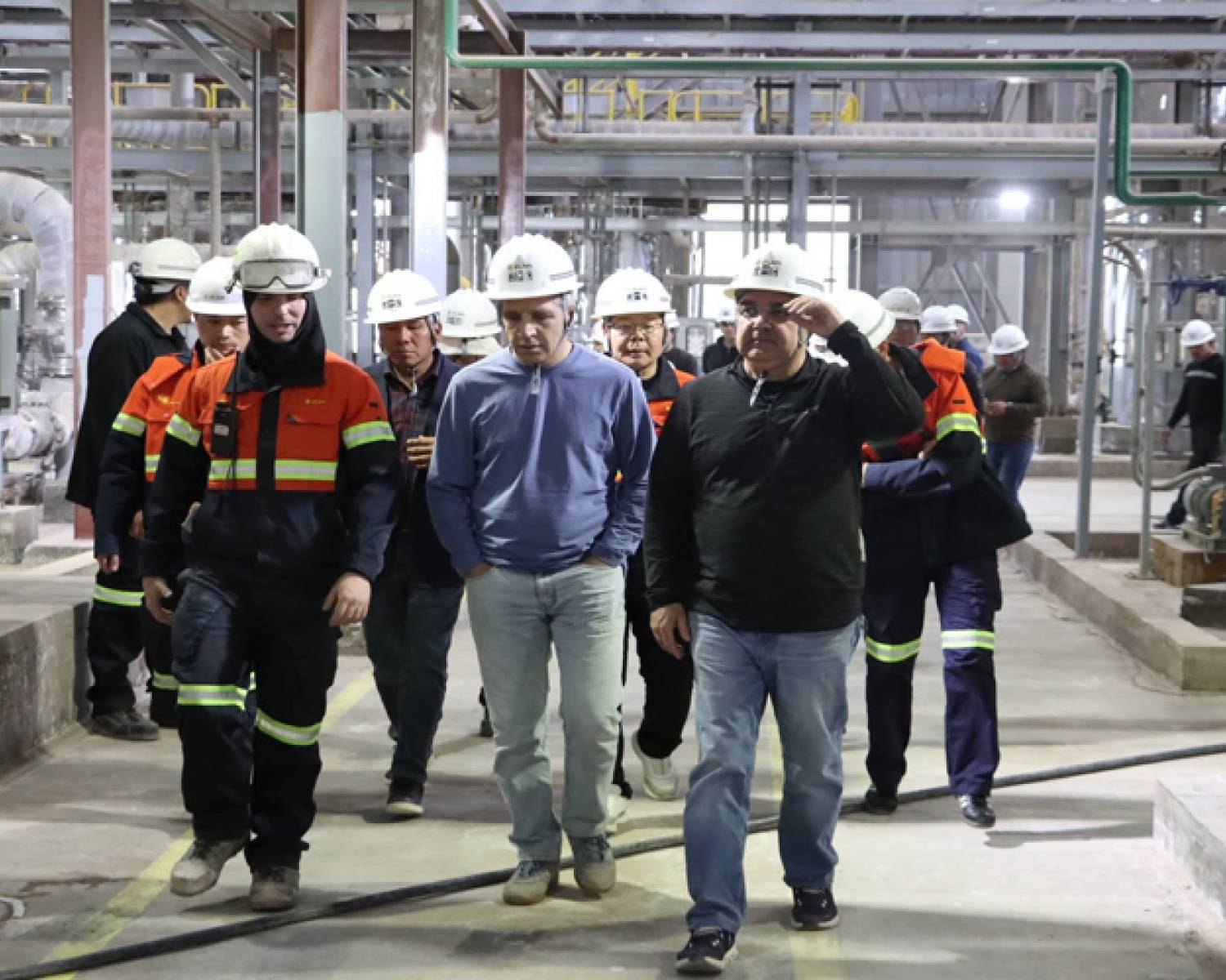 El ministro Caputo visitó la Planta de Zijin-Liex en Fiambalá
