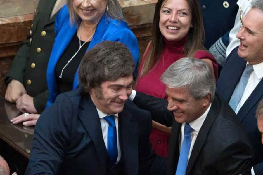 El Gobierno sostuvo el superávit fiscal financiero en julio pese al fuerte pago de intereses