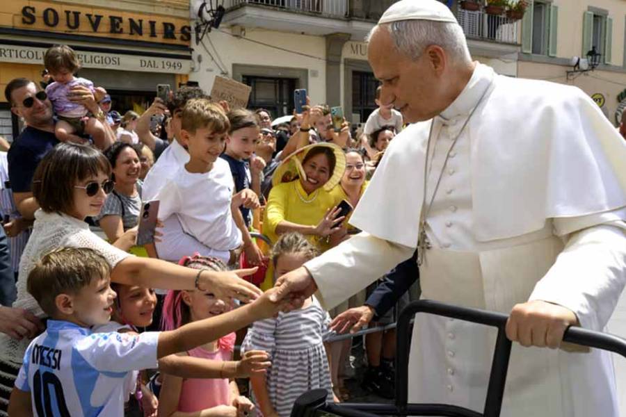 El Gobierno analiza declarar asueto o feriado por la visita del papa León XIV al país
