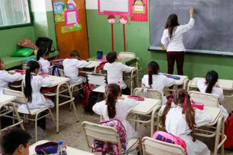 Un informe desmenuzó la situación laboral de los docentes