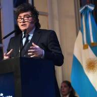 El Gobierno busca garantizar salarios mínimos de al menos $1 millón en las negociaciones paritarias