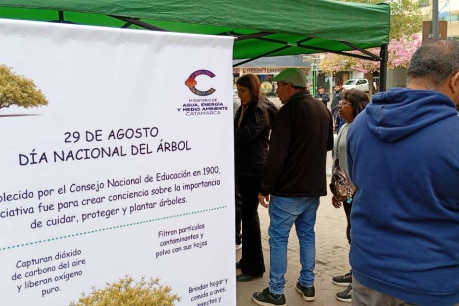 Ambiente celebró el Día Nacional del Árbol en la Plaza 25 de Mayo